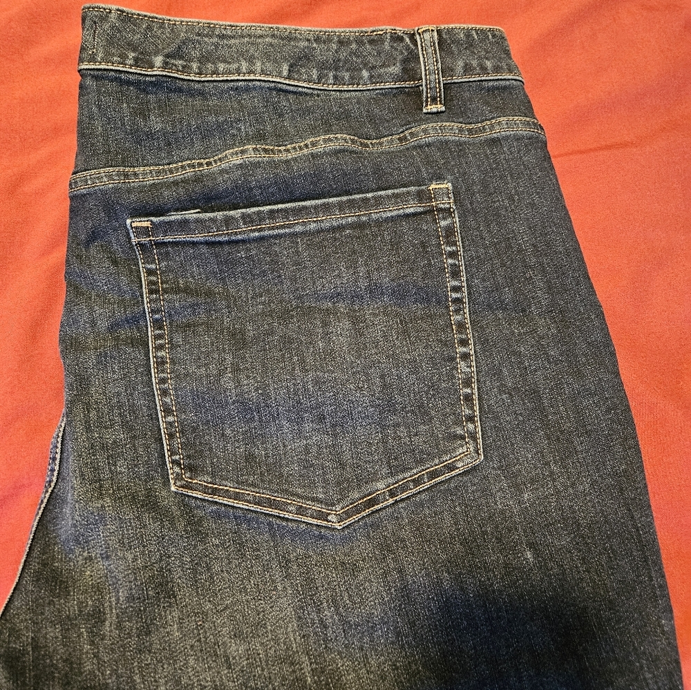 Jean Capris - Picture 2 of 5